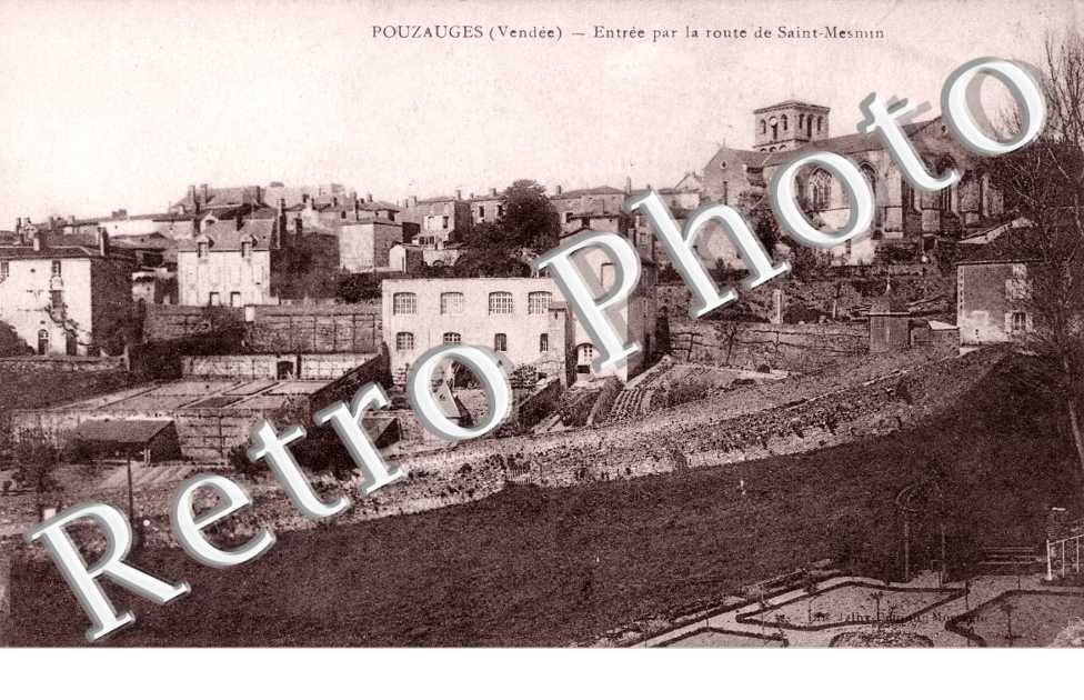 l'Entree par la Route de Saint-Mesmin