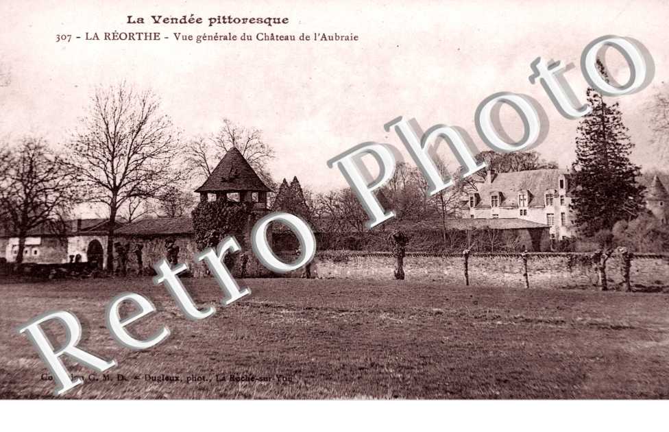 Vue generale du Chateua de L'Aubraie