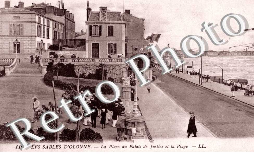 La Place du palais de Justice et la Plage