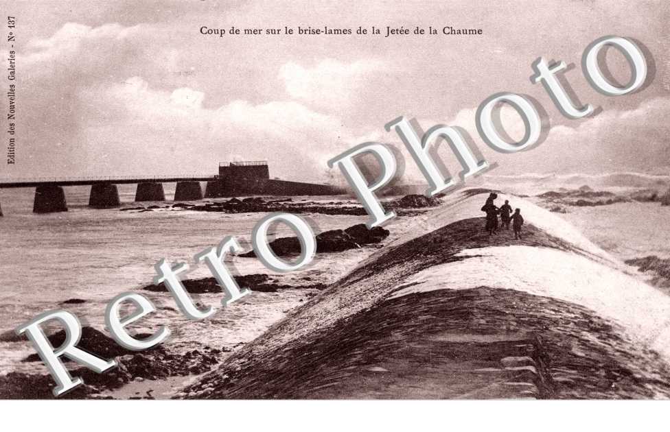 Coup de mar sur le brise lame