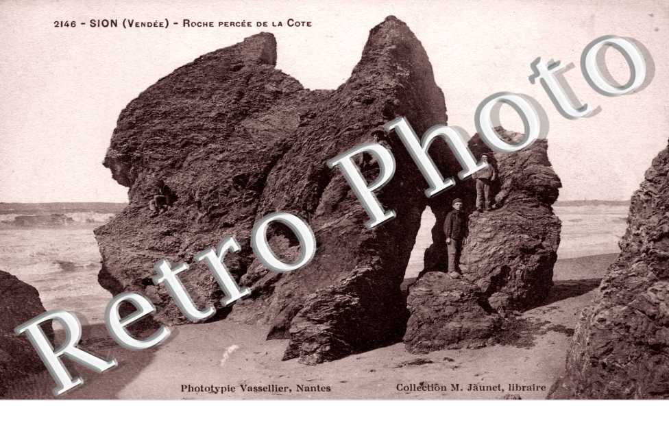 La Roche Percee de la Cote