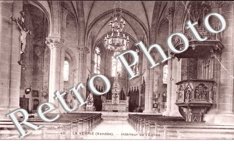 Interieur de l'eglise
