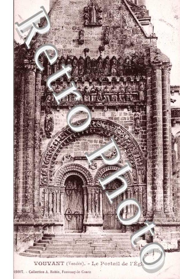 le portail de l'eglise