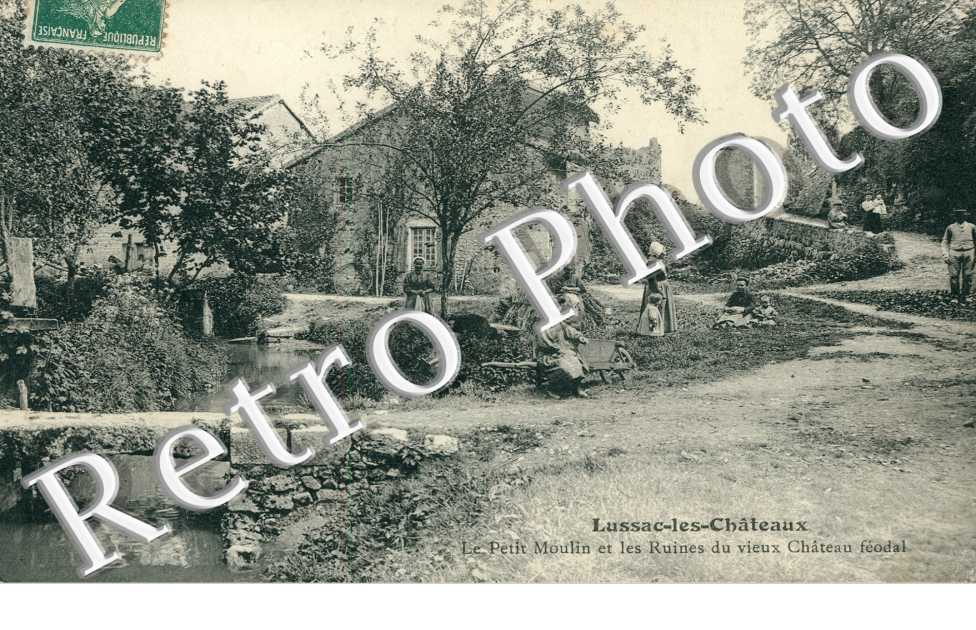 le Petit Moulin et les Ruines du Vieux Chateau Feodal