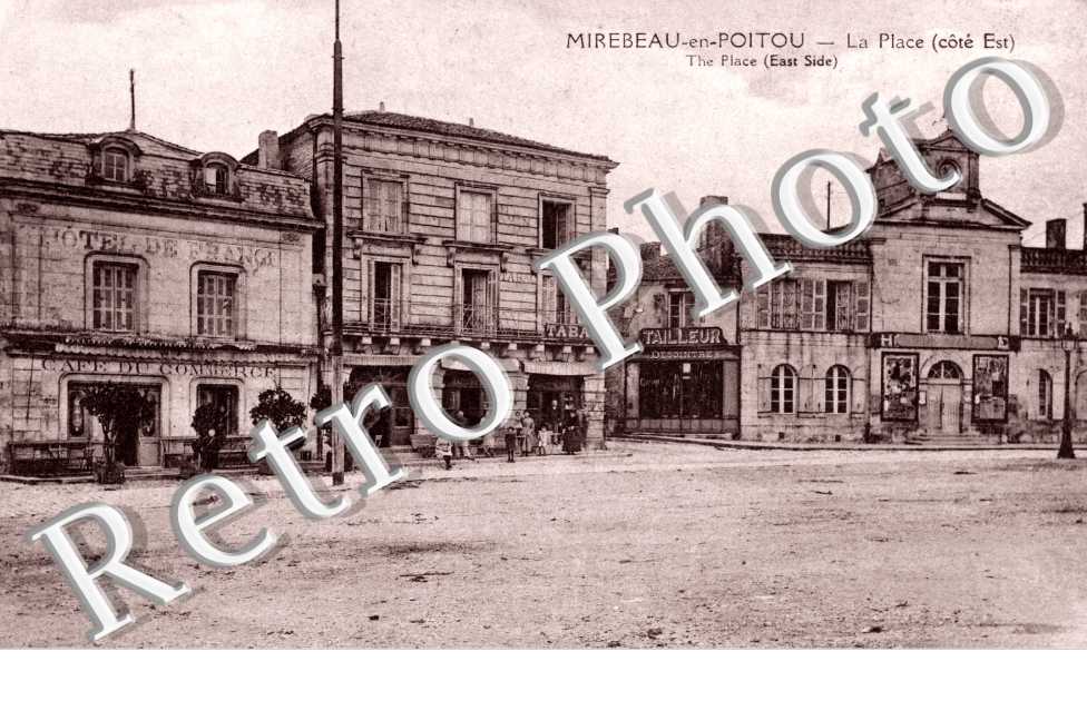 la place (cote Est)
