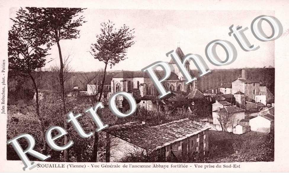 Nouaille, Vue Generale de l'Ancienne Abbaye fortifiee, Vue prise du Sud-Est