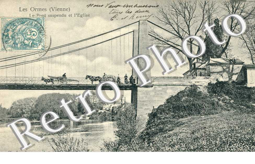 Pont suspendu et l'Eglise