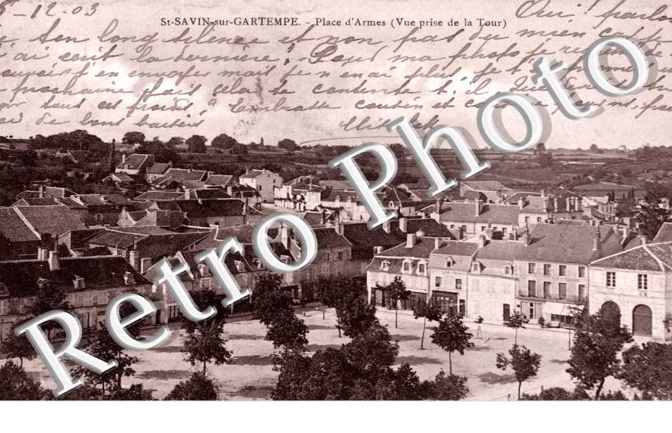 Saint-Savin-sur-Gartempe, la Place d'Armes, Vue prise de la Tour