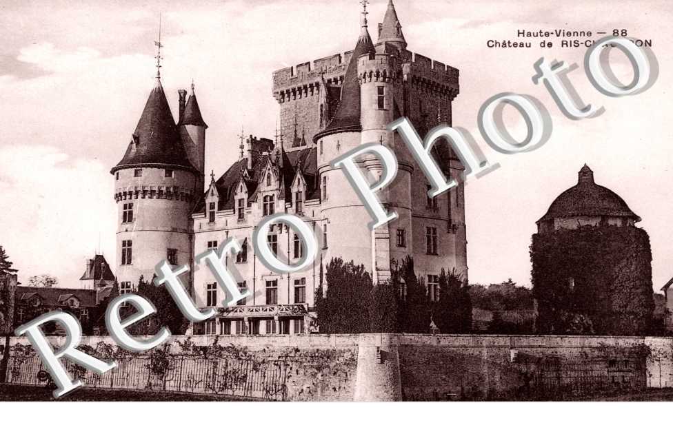 le Chateau de Ris-Chauvron