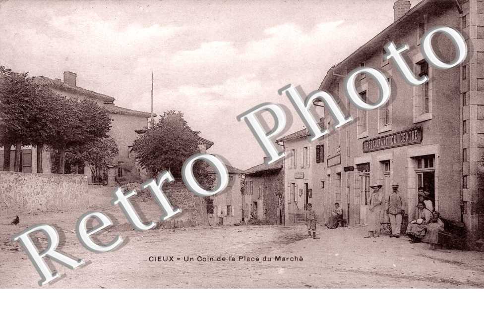 Cieux, Un Coin de la Place du Marche