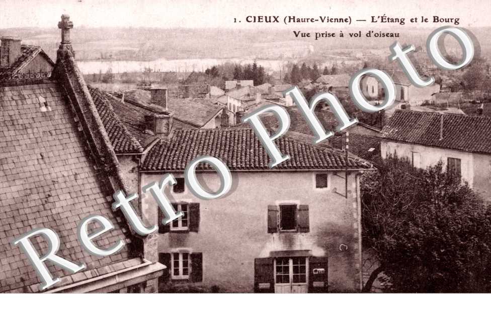 Cieux, l'Etang et le Bourg, Vue prise a Vol d'Oiseau