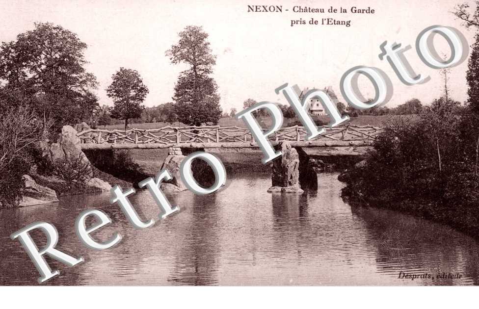 le Chateau de la Garde pris de l'Etang
