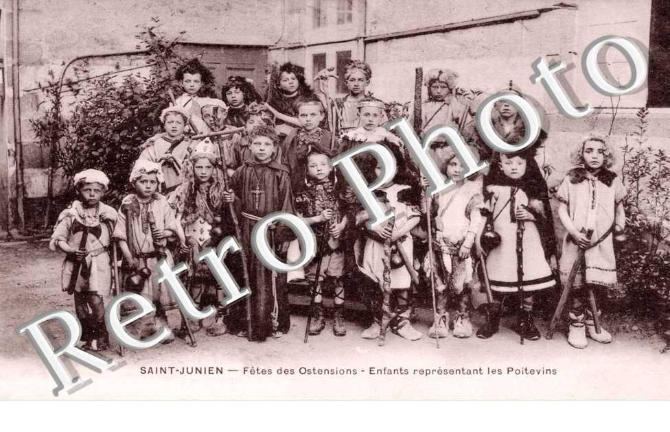 Fetes des Ostensions Enfants representant les Poitevins