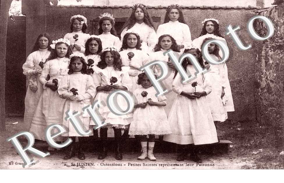 Fetes des Ostensions, Petites Saintes representant leur Patronne