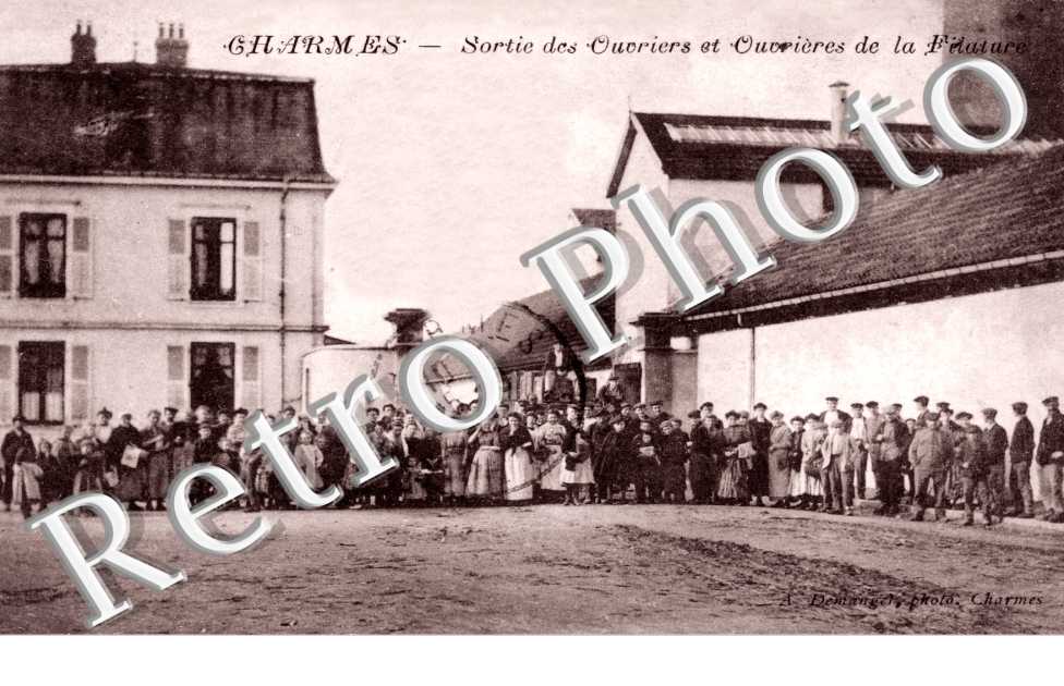 Sortie des Ouvriers et Ouvrieres de la Filature