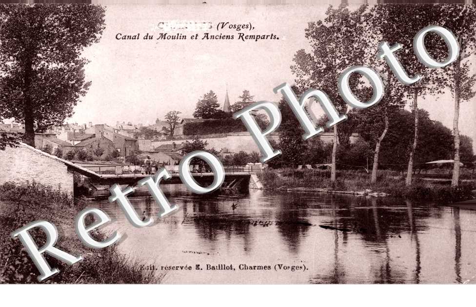 Le Canal du Moulin et Anciens Remparts