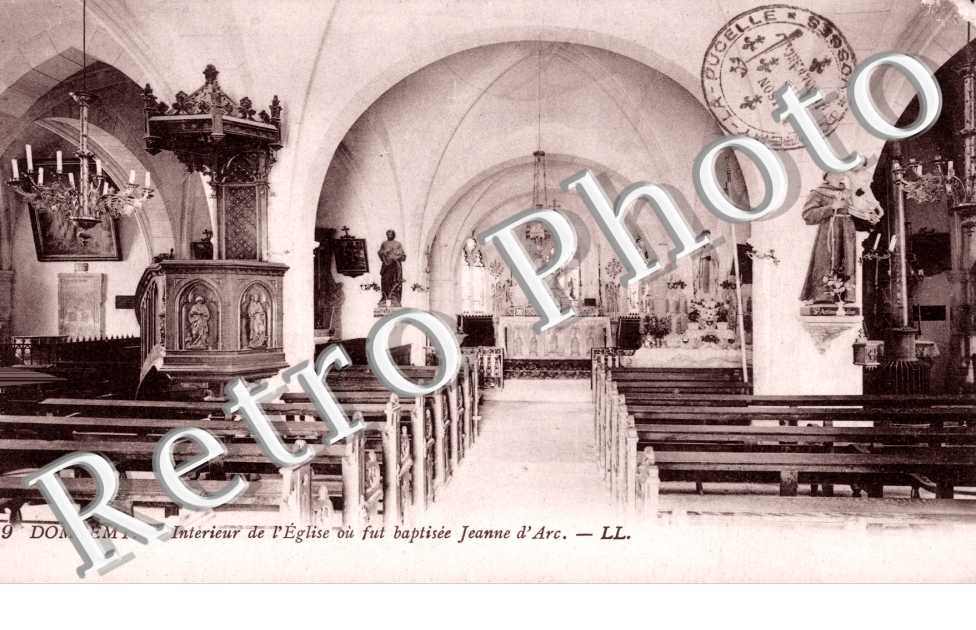Interieur de l'eglise ou Jeanne d'arc fut baptisee