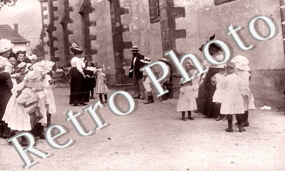 Sortie de l'Eglise