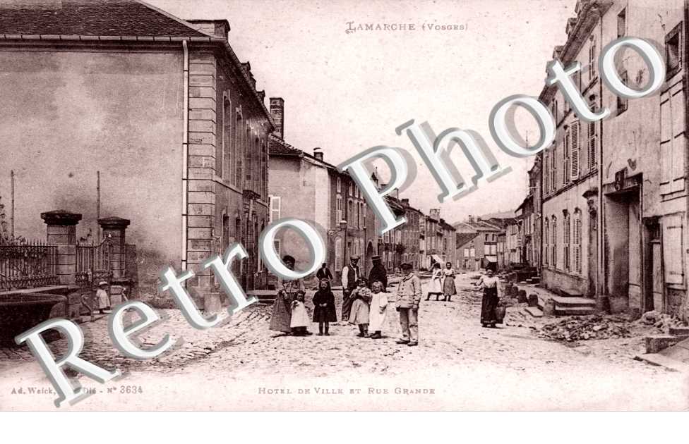 l'Hotel de Ville et la Rue Grande