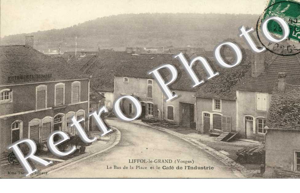 le Bas de la Place et le Cafe de l"Industrie