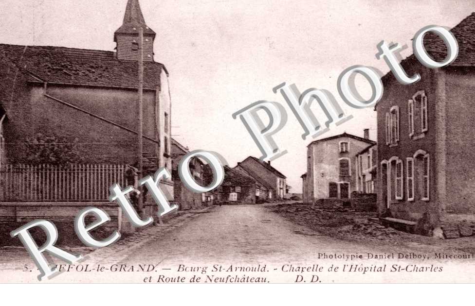 Bourg Saint-Arnould, Charelle de l'Hopital Saint-Charles et Route de Neufchateau