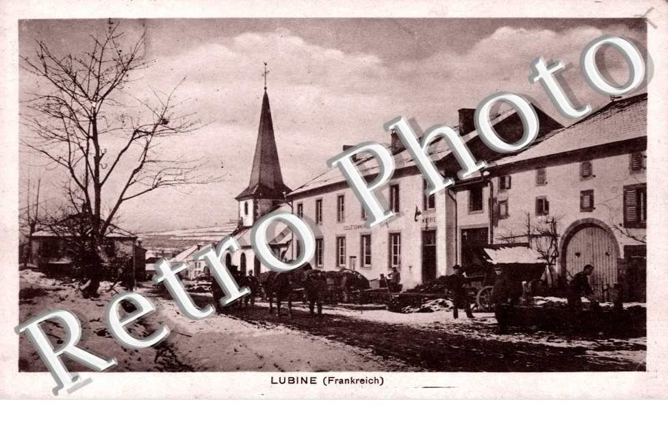 une rue vers eglise