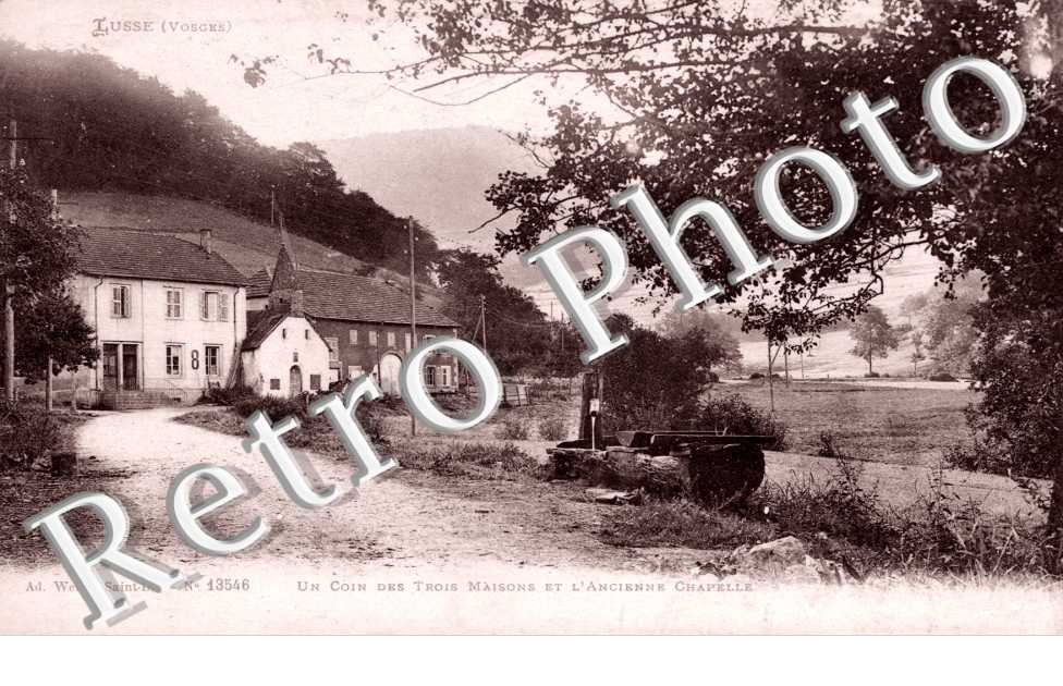 Un Coin des Trois Maisons et l'Ancienne Chapelle