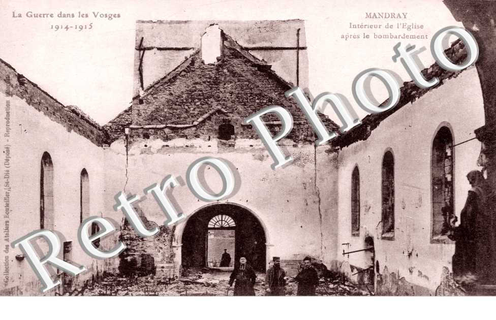 interieur de l'eglise en 1915