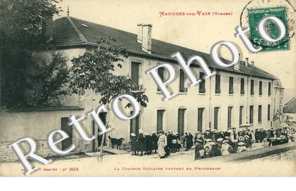 La Colonie Scolaire partant en Promenade