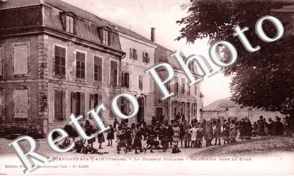 La Colonie Scolaire, Recreation dans la Cour