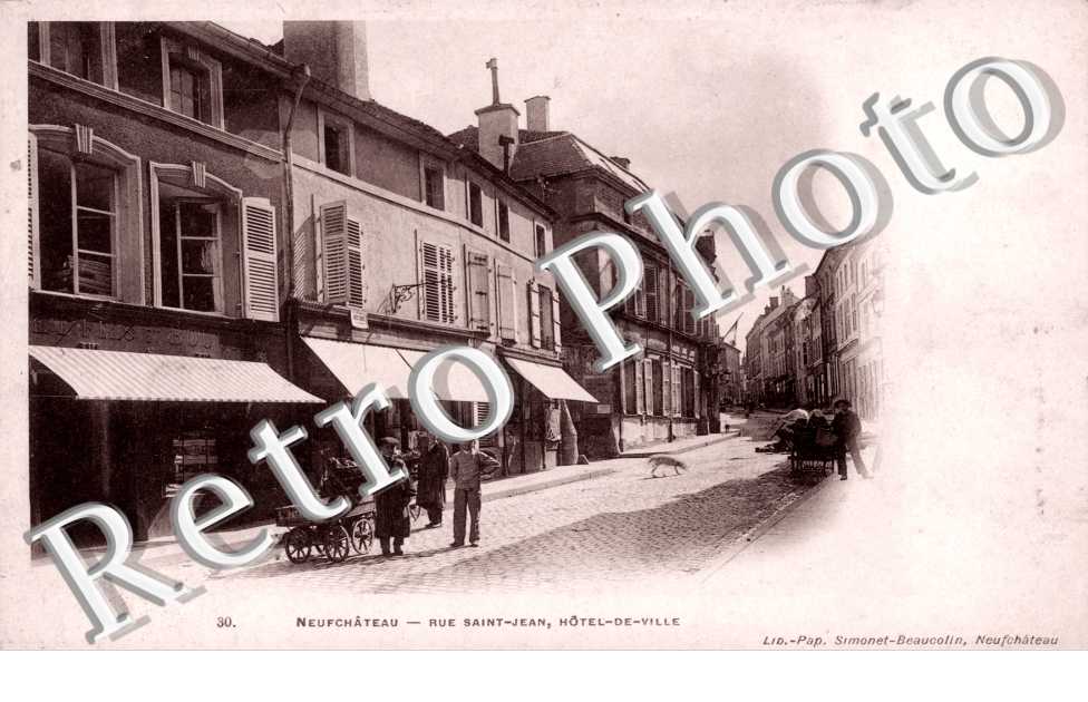 la Rue Saint-Jean et l'Hotel de Ville