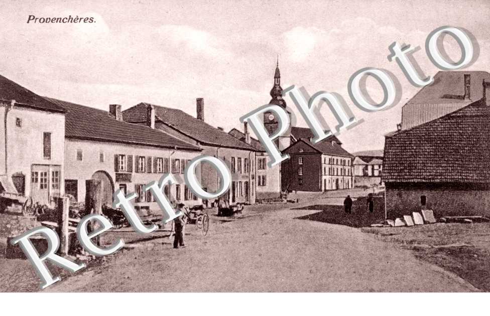 une rue, vue generale, eglise