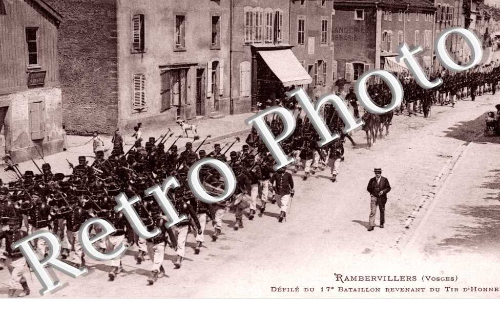Defile du 17eme bataillon