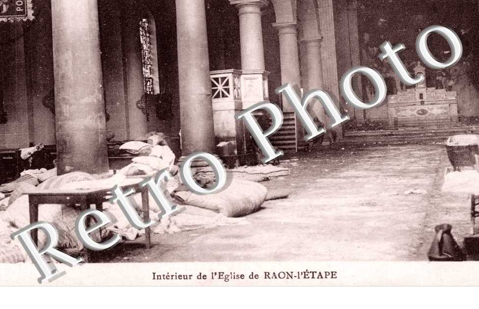 Vue interieure de l'Eglise apres la Guerre