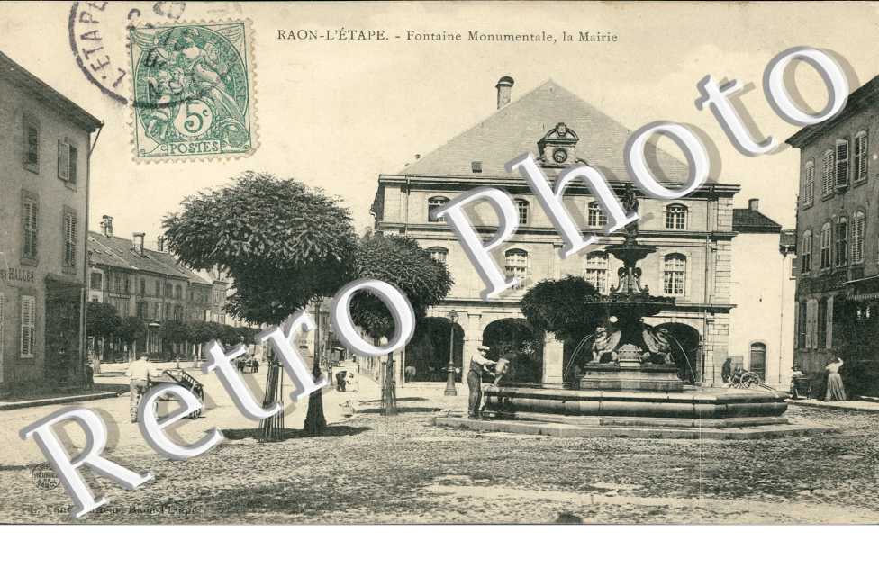 la Fontaine Monumentale et la Mairie