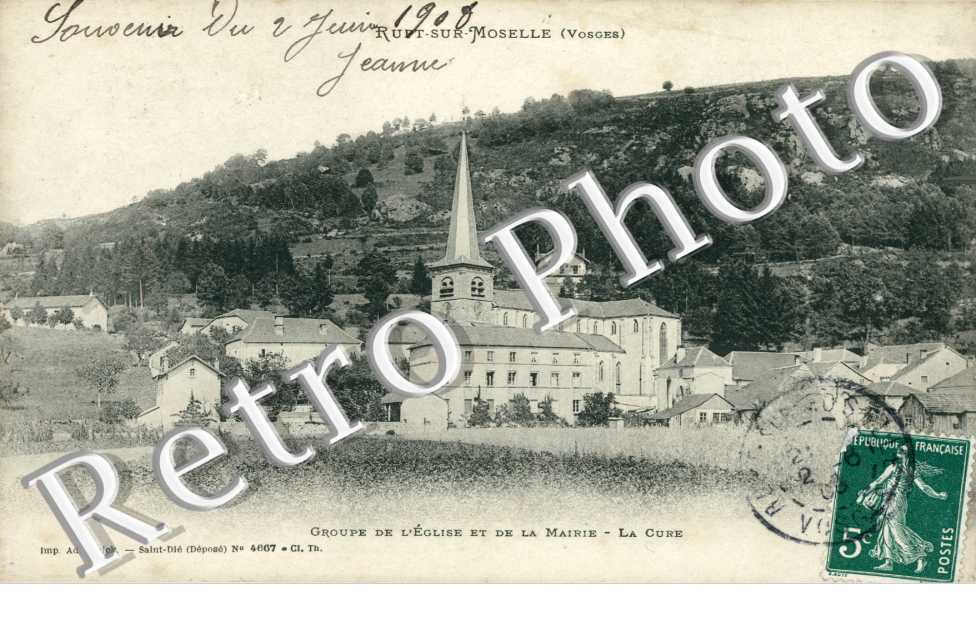 Groupe de l'Eglise et de la Mairie, La Cure