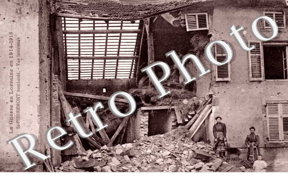 Le Village bombarde, Vue interieure