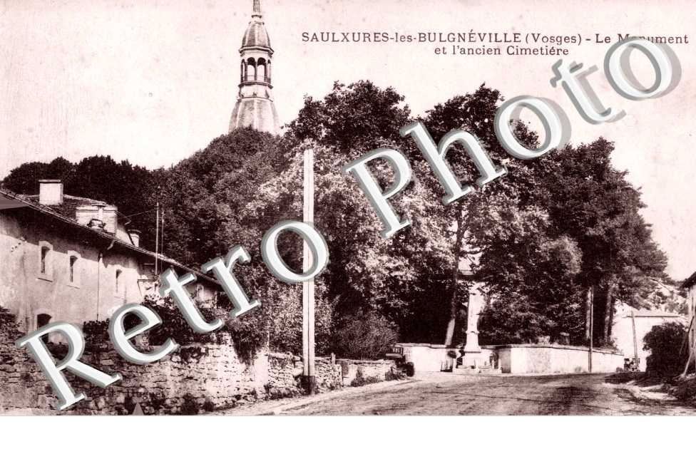 Le monument et l'ancien cimetiere