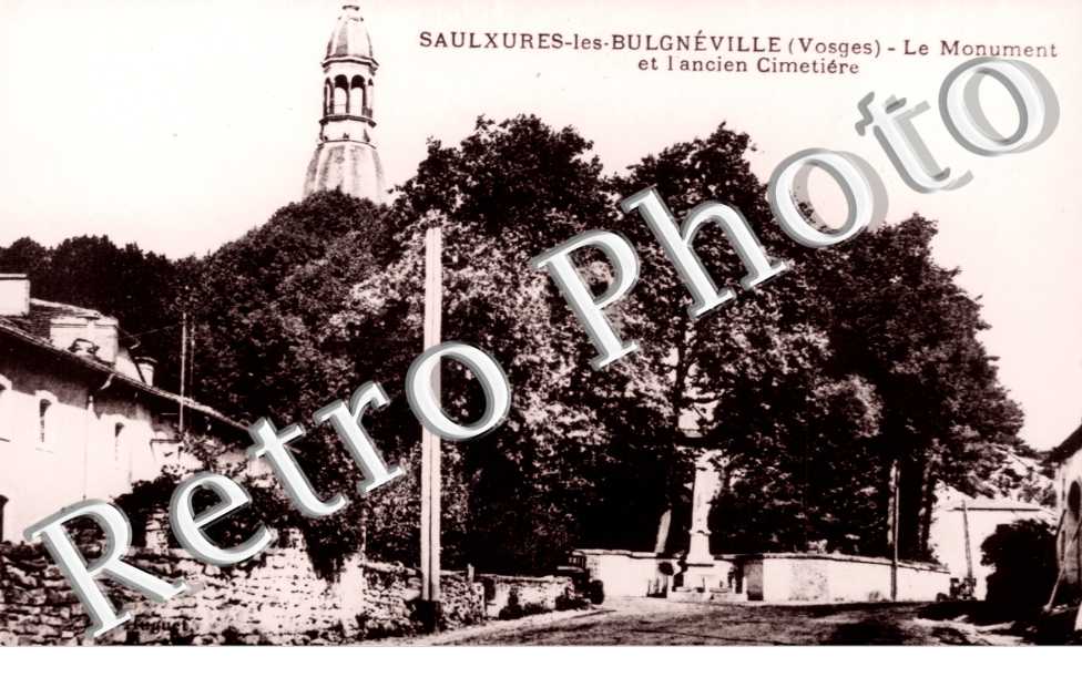 le monument et l'ancien cimetiere