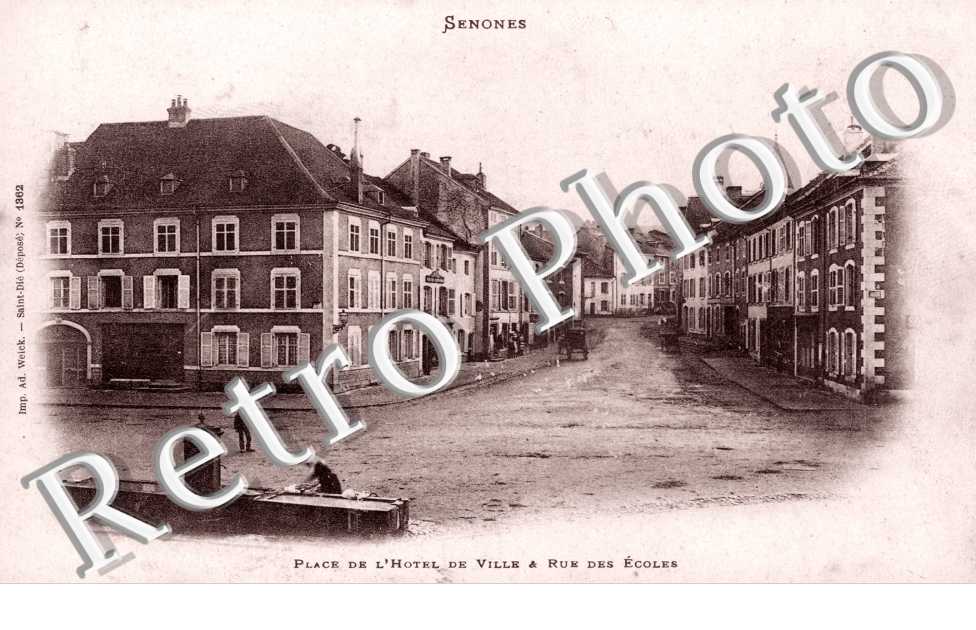 Place de l'Hotel de Ville et Rue des Ecoles