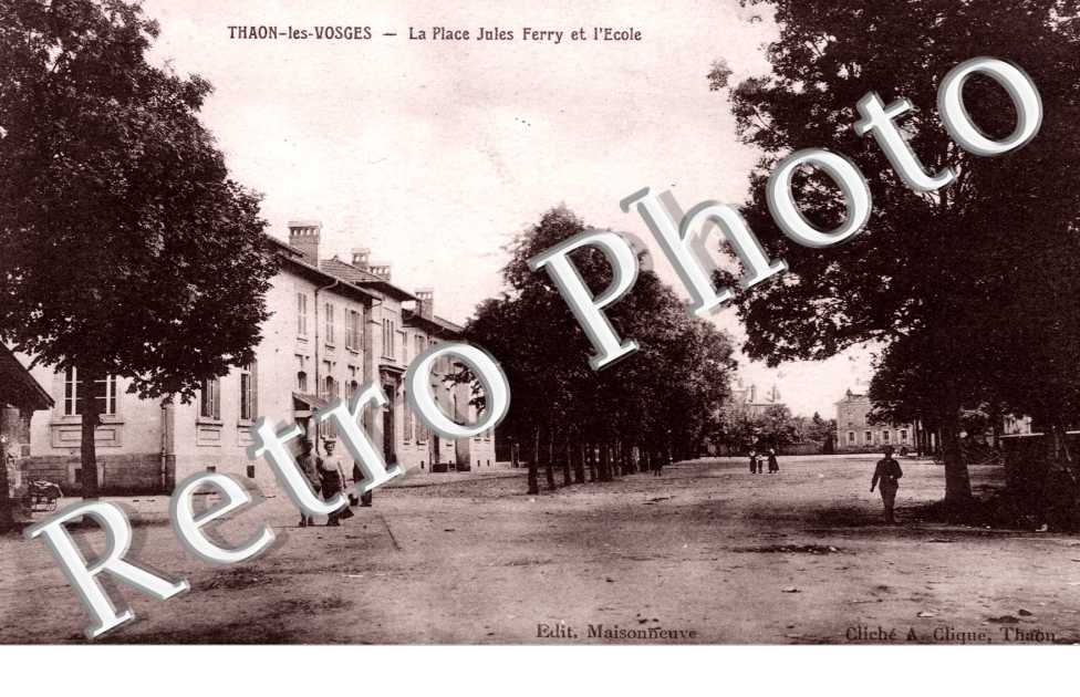 La Place Jules Ferry et l'Ecole