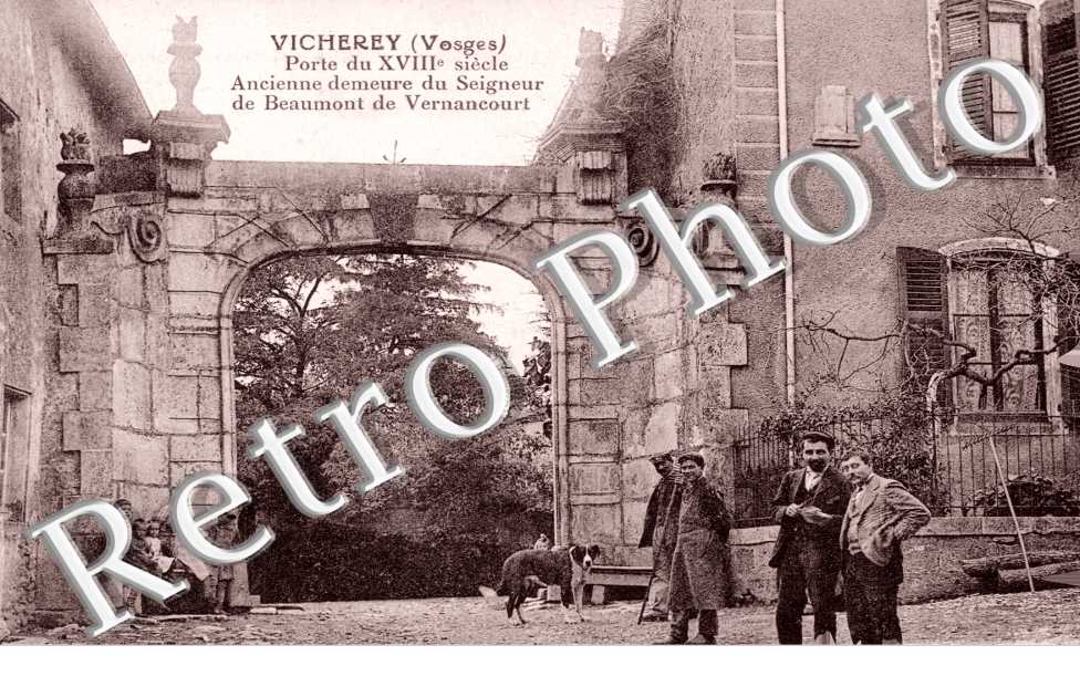 Porte du XVIIIe, Ancienne demeure du Seigneur de Beaumont de Vernancourt