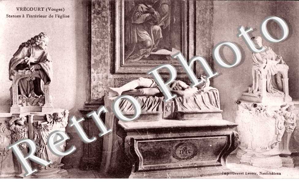 Statues a l'interieur de l'eglise
