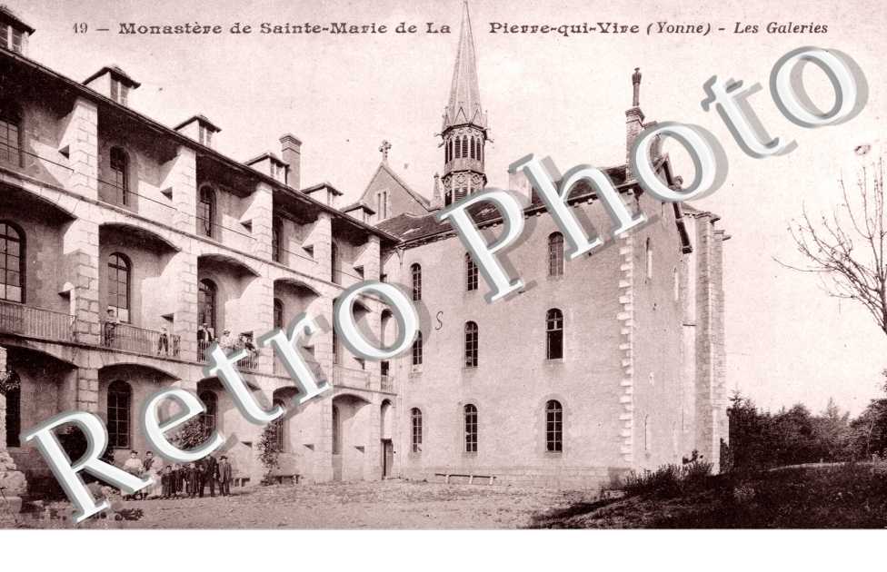 Monastere de Sainte-Marie de la Pierre-qui-Vive Les galeries