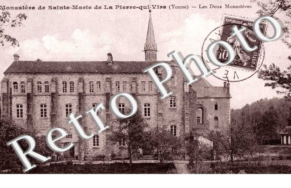 Monastere de Sainte-Marie de la Pierre-qui-Vive les deux monasteres