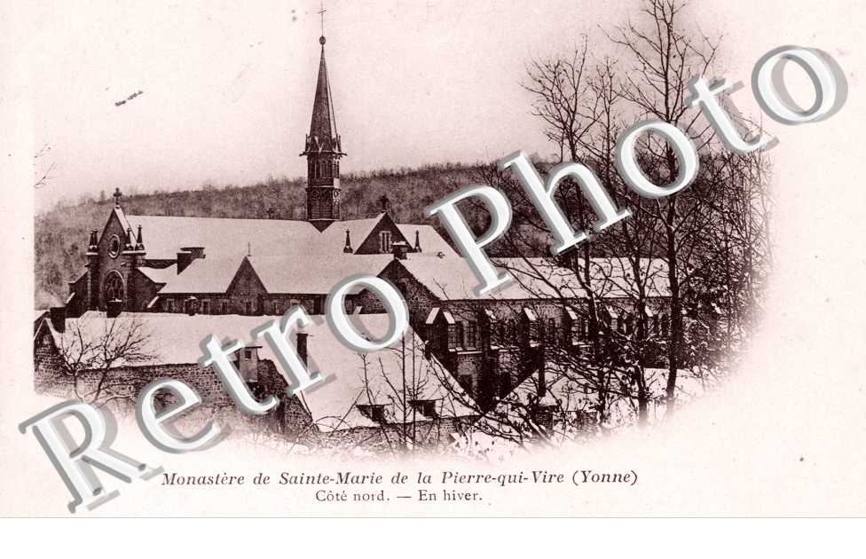 Monastere de Sainte-Marie de la Pierre-qui-Vive  en hiver