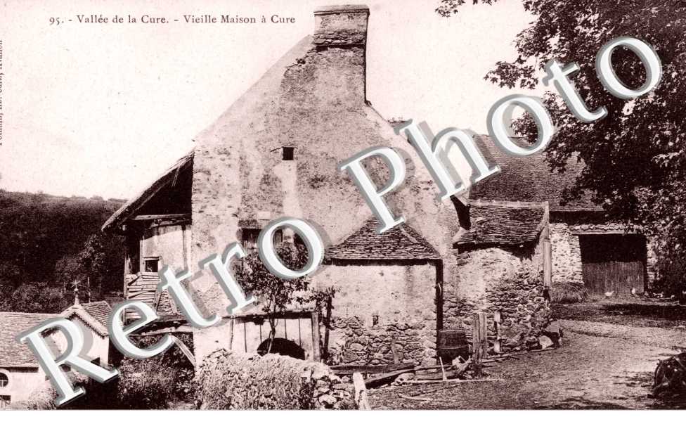 Vallee de la Cure, Vieille Maison a Cure