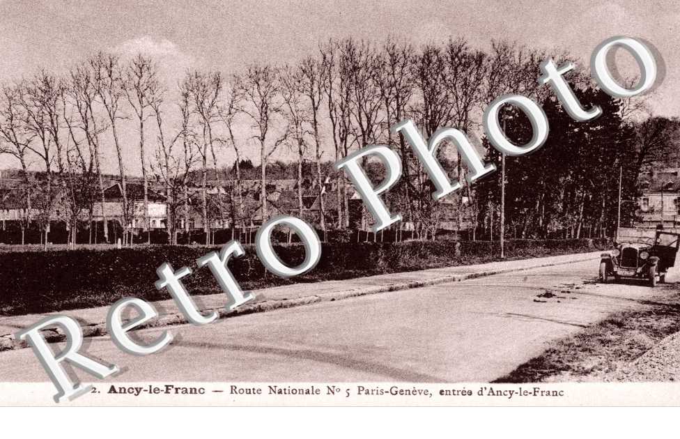 Route Nationale numero 5 Paris-Geneve, Entree d'Ancy-le-Franc