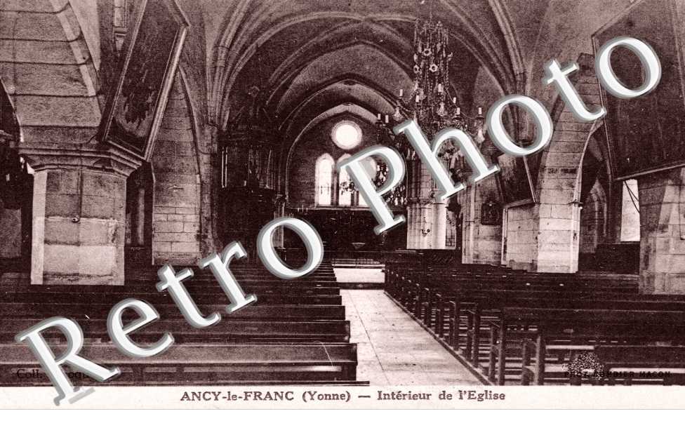 Interieur de l'eglise