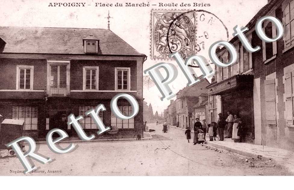 place du marche, route des Bries